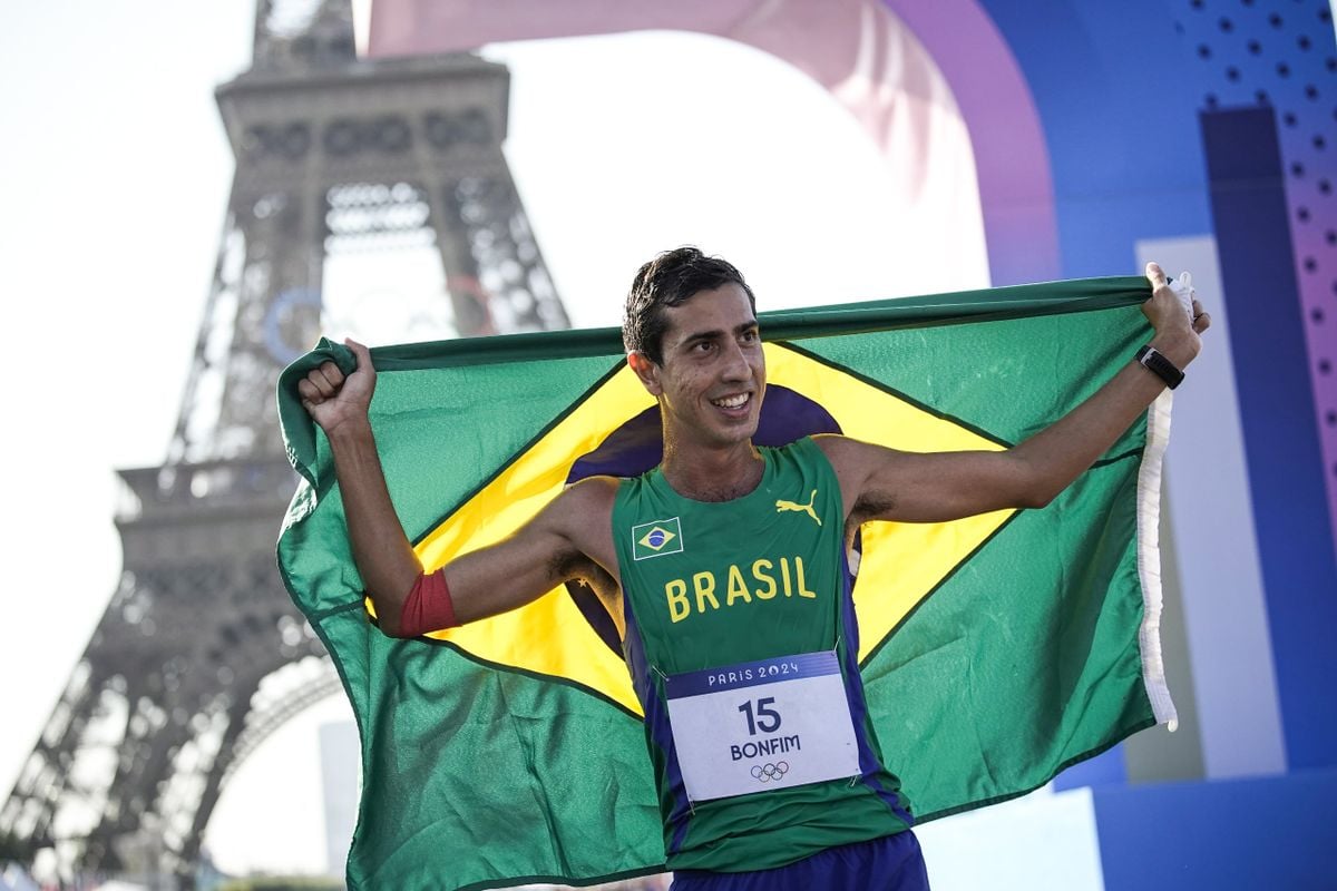 Caio Bonfim conquistou a medalha de prata na marcha atlética nos Jogos Olímpicos de Paris