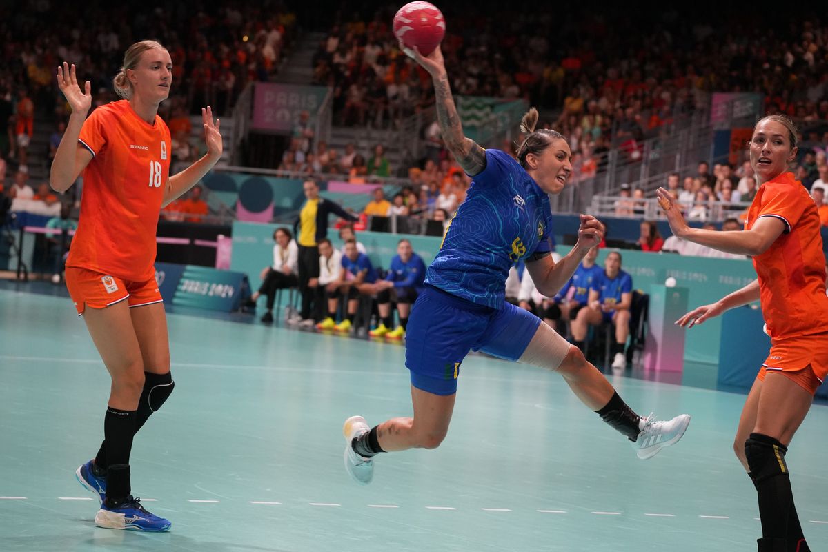 Partida de handball entre Brasil e Holanda nas Olimpíadas de Paris 2024 por Vitor Jubini