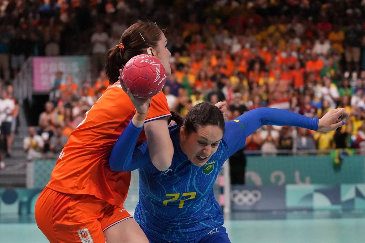Partida de handball entre Brasil e Holanda nas Olimpíadas de Paris 2024 por Vitor Jubini