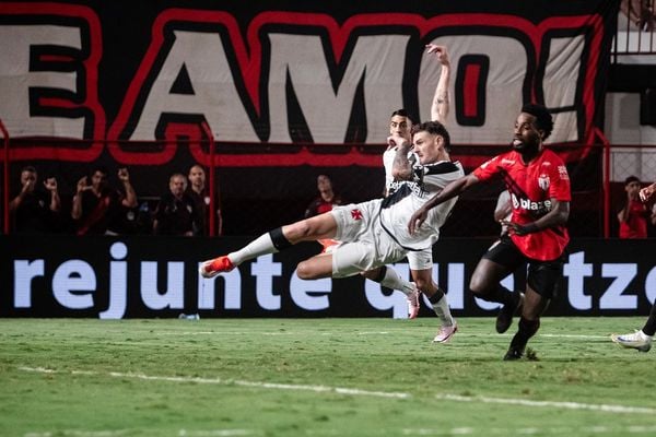 Vegetti fez golaço no fim e Vasco empatou com o Atlético-GO