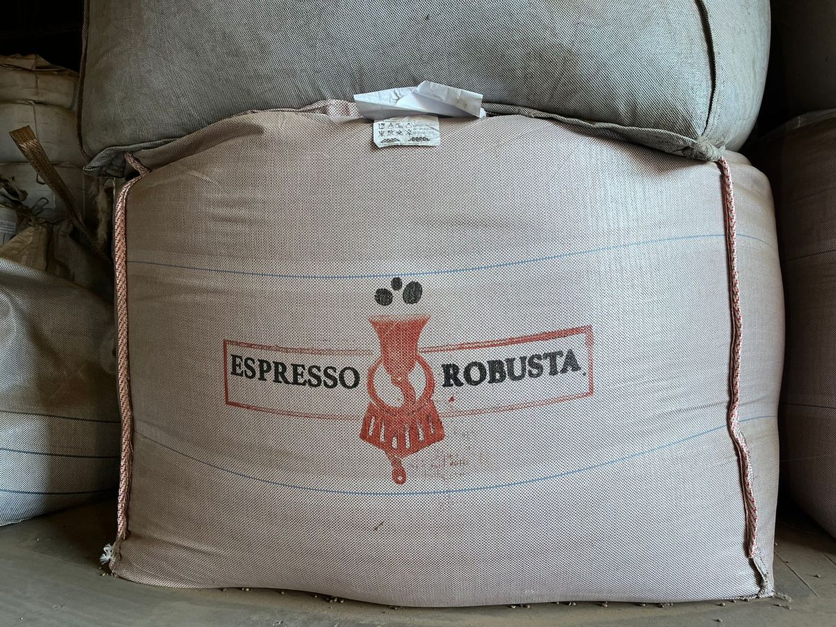 Bag com mais de uma tonelada de café conilon da Espresso Robusta, de Linhares