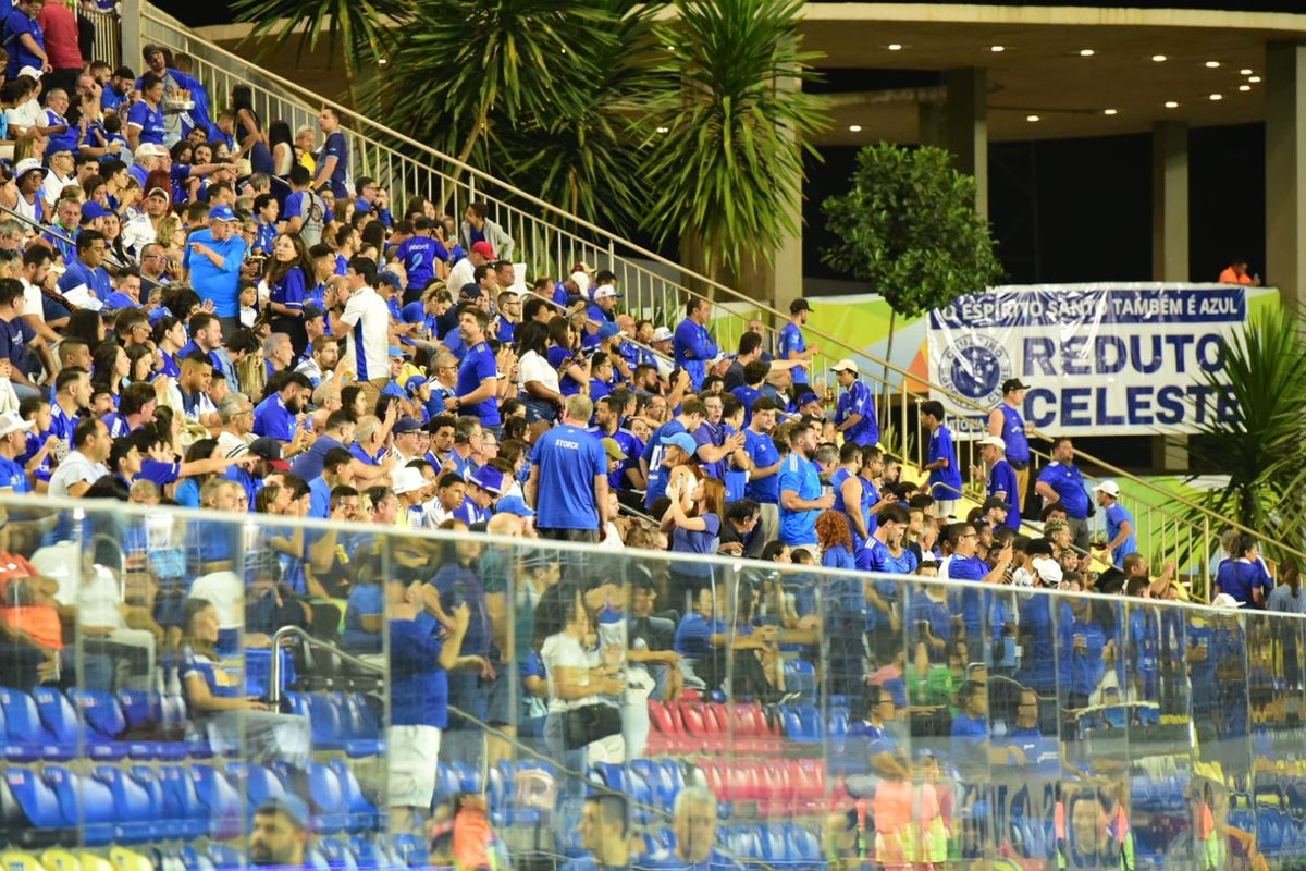 Cruzeiro e Fortaleza se enfrentaram na noite desta segunda-feira (5) no Kleber Andrade por Carlos Alberto Silva