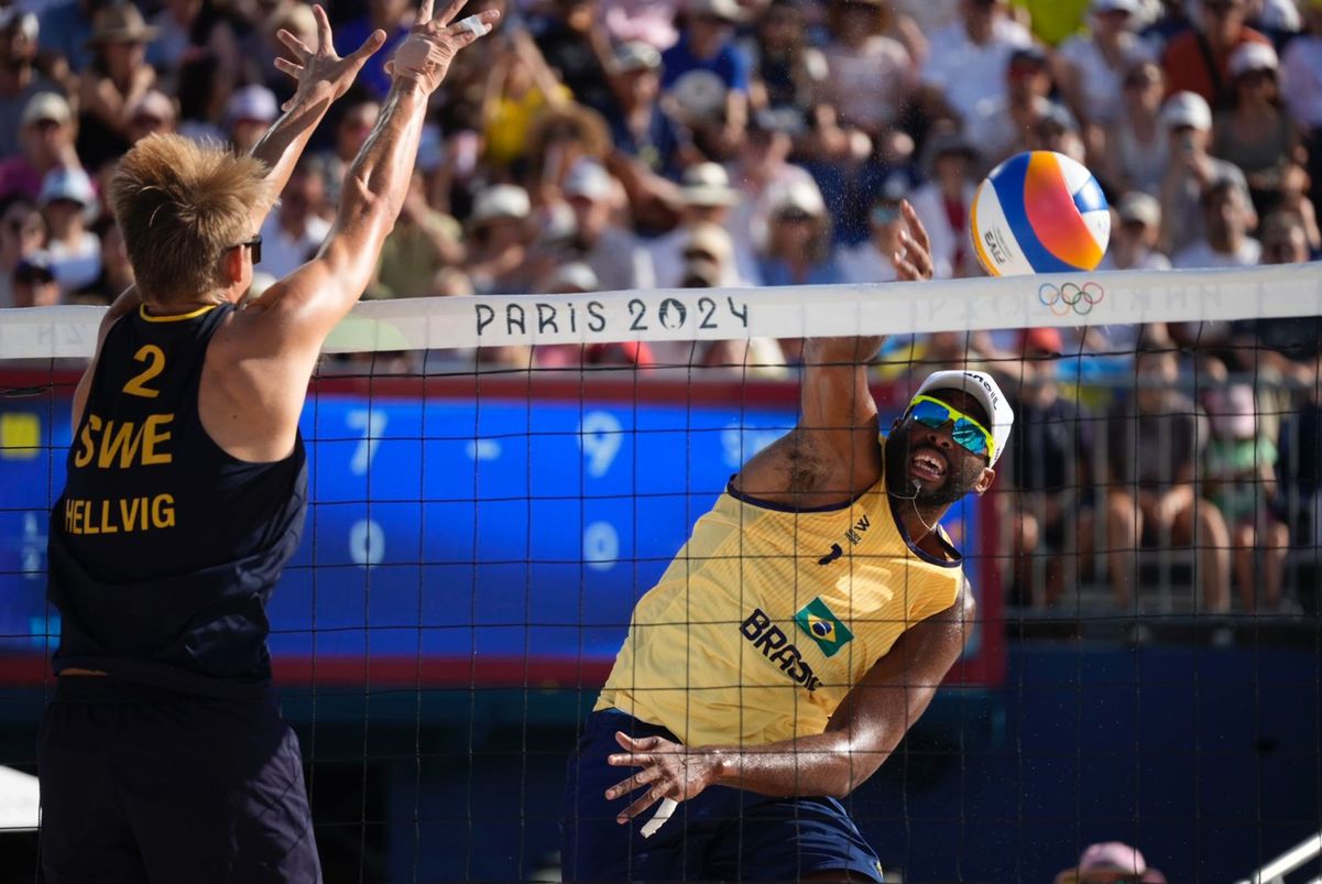 A dupla do ES formada por Evandro e Arthur foi eliminada nas quartas de final em Paris por Vitor Jubini