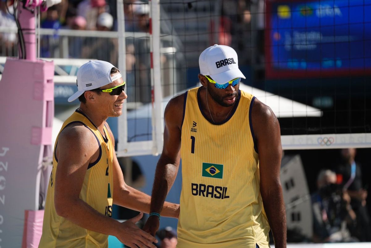 A dupla do ES formada por Evandro e Arthur foi eliminada nas quartas de final em Paris por Vitor Jubini