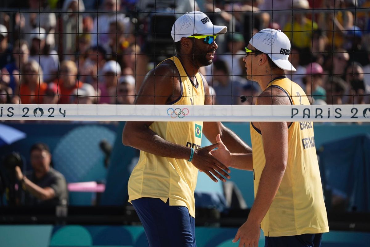 A dupla do ES formada por Evandro e Arthur foi eliminada nas quartas de final em Paris por Vitor Jubini