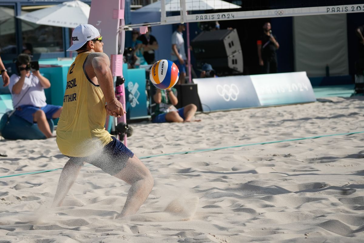 A dupla do ES formada por Evandro e Arthur foi eliminada nas quartas de final em Paris  por Vitor Jubini