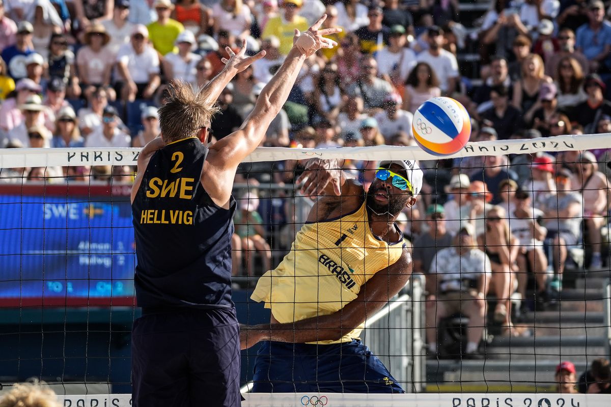 A dupla do ES formada por Evandro e Arthur foi eliminada nas quartas de final em Paris  por Vitor Jubini