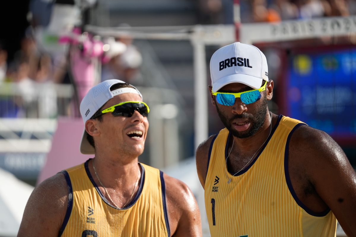 A dupla do ES formada por Evandro e Arthur foi eliminada nas quartas de final em Paris  por Vitor Jubini