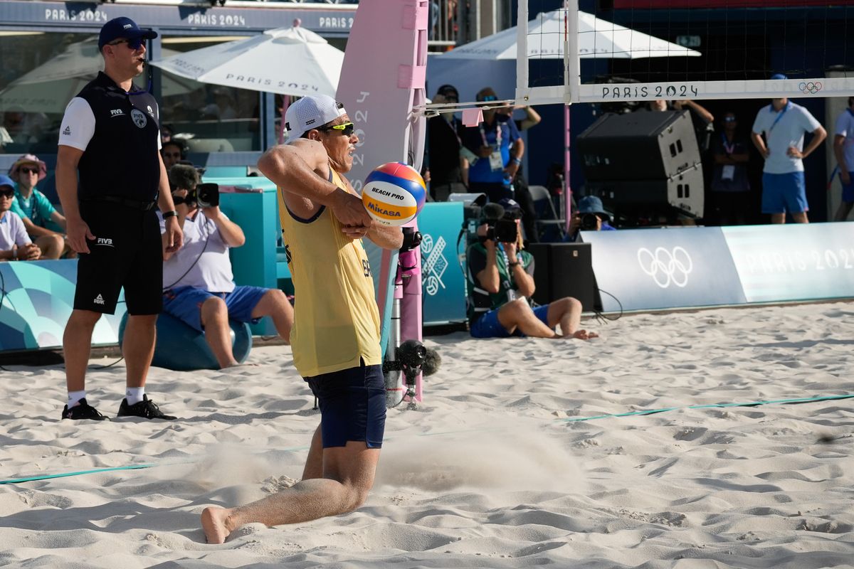 A dupla do ES formada por Evandro e Arthur foi eliminada nas quartas de final em Paris  por Vitor Jubini