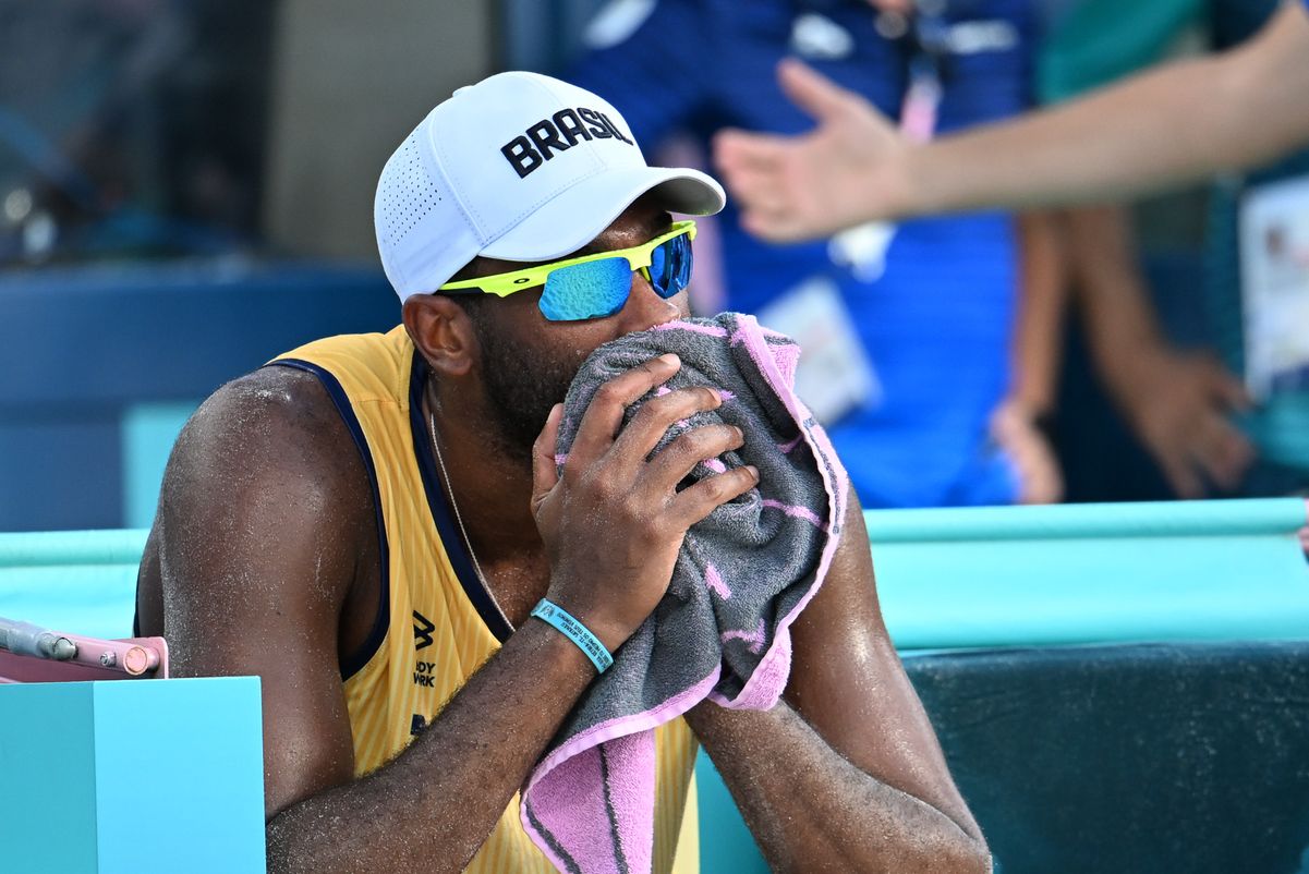 A dupla do ES formada por Evandro e Arthur foi eliminada nas quartas de final em Paris  por Vitor Jubini