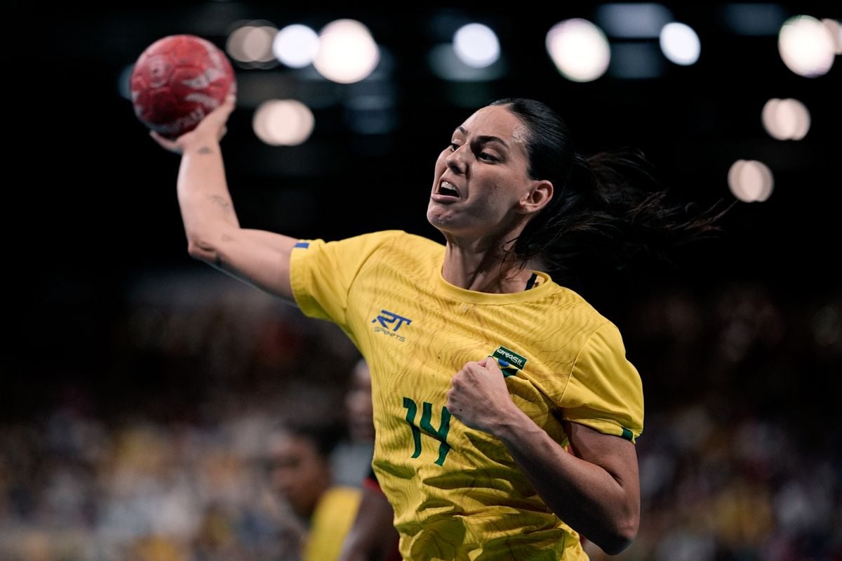 A ala capixaba Ana Cláudia foi bem e marcou gol, mas o Brasil acabou eliminado para a Noruega