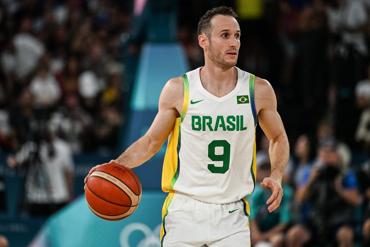 Com Didi em quadra e Snoop Dog na torcida, Brasil é derrotado pelo Dream Team no basquete masculino em Paris por Vitor Jubini