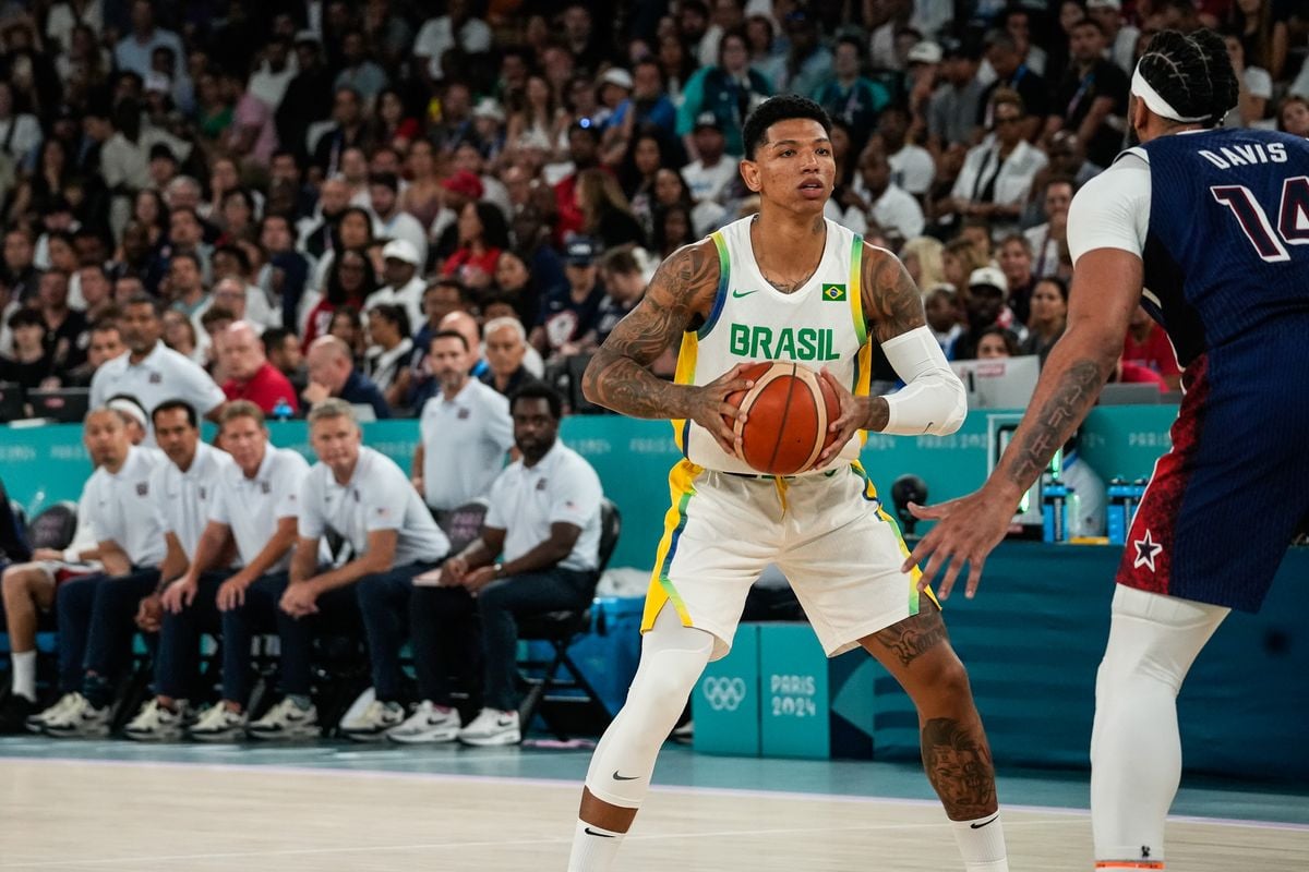 Com Didi em quadra e Snoop Dog na torcida, Brasil é derrotado pelo Dream Team no basquete masculino em Paris por Vitor Jubini