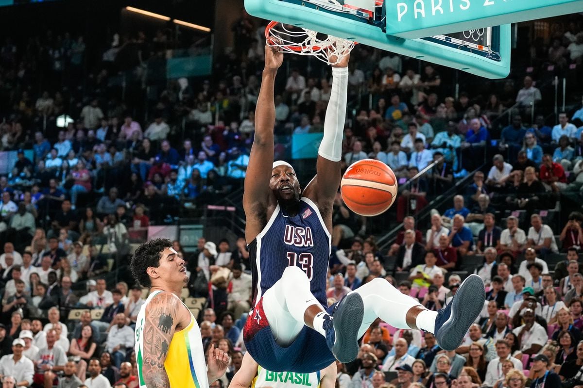 Com Didi em quadra e Snoop Dog na torcida, Brasil é derrotado pelo Dream Team no basquete masculino em Paris por Vitor Jubini