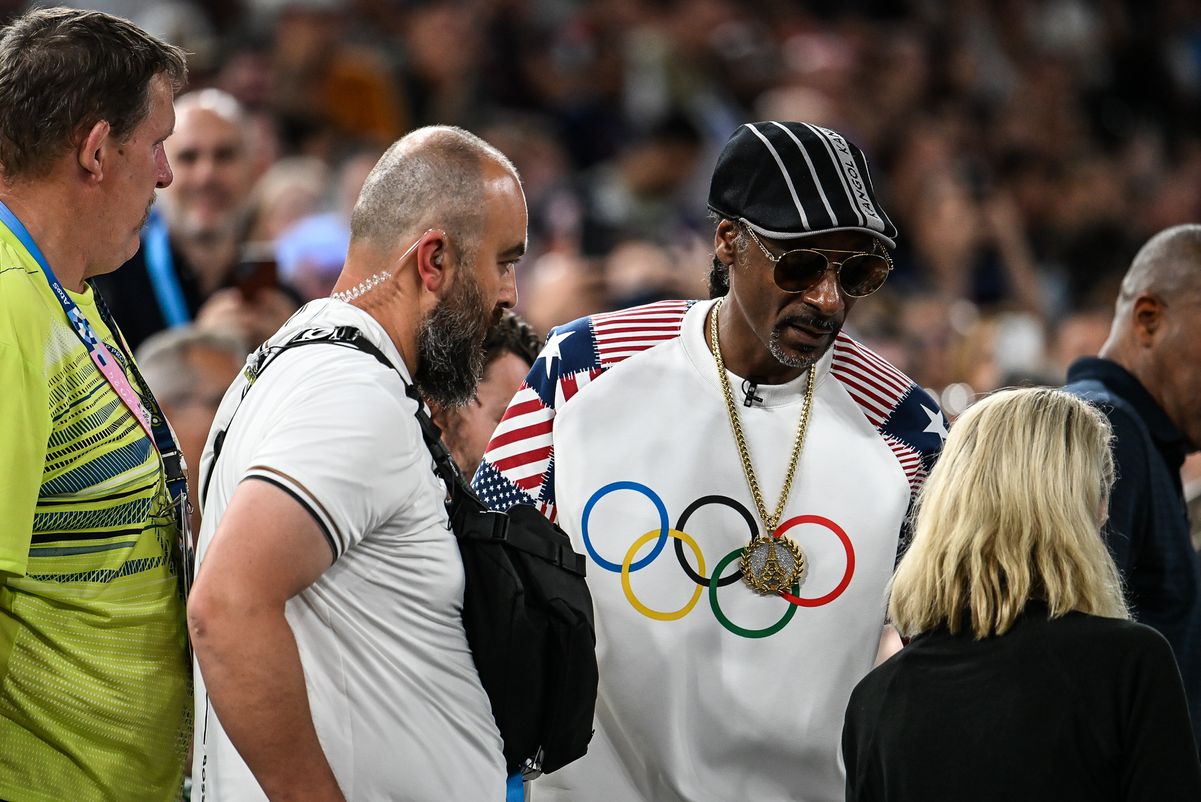Com Didi em quadra e Snoop Dog na torcida, Brasil é derrotado pelo Dream Team no basquete masculino em Paris por Vitor Jubini