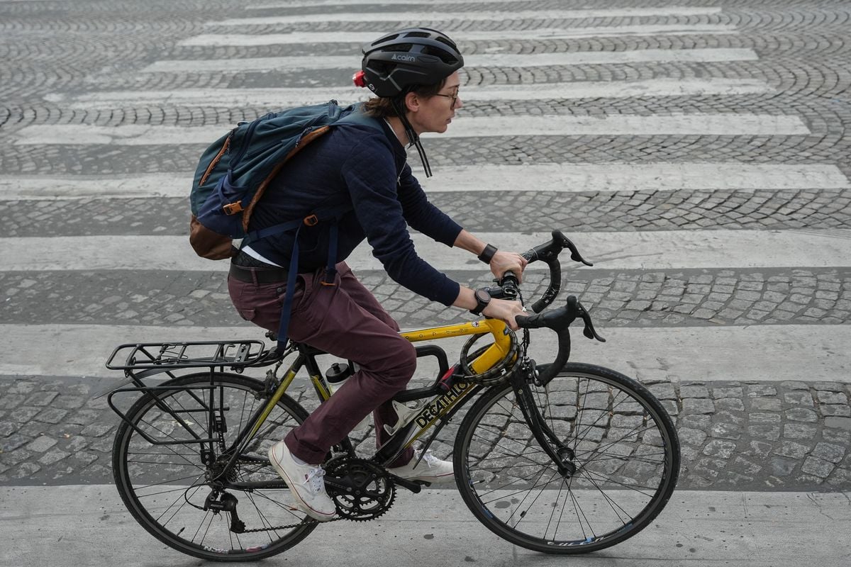 Bicicleta pelas ruas de Paris