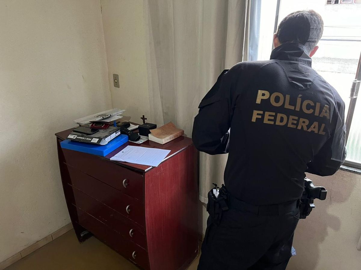 A prisão foi em Cachoeiro e de acordo com a Polícia Federal, o cargo de delegado nem existe nas carreiras do Ministério Público Federal