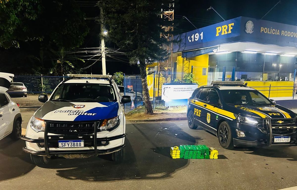 PM intercepta veículo e apreende 50 quilos de maconha em Viana