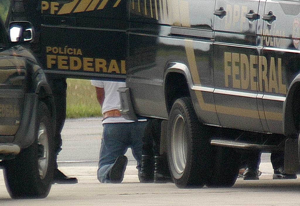 Polícia Federal em operação de transferência de Fernandinho Beira-Mar  e Rogerinho do Village para Presídio Federal de  Catanduvas (PR)
