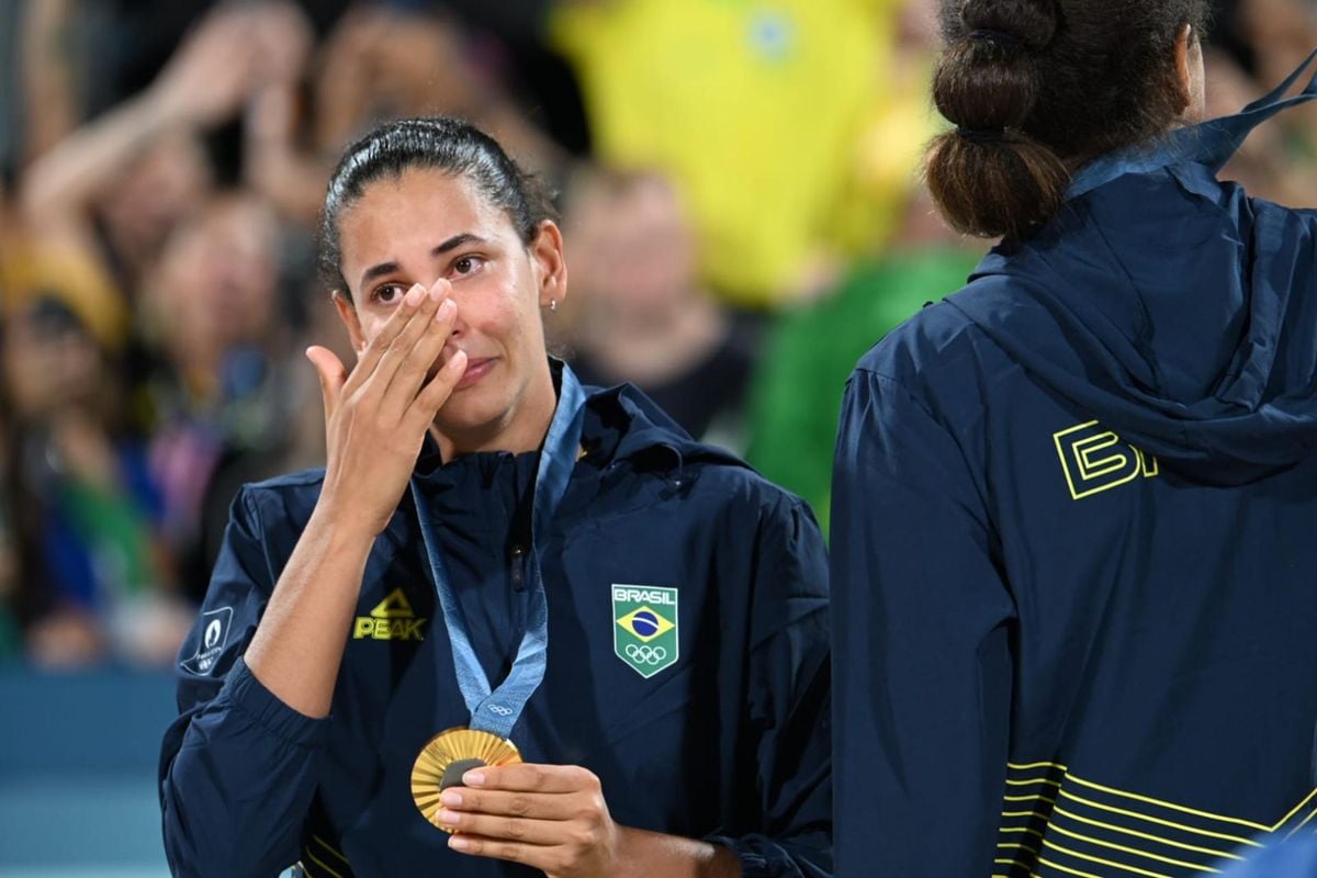 Ana Patrícia e Duda foram campeãs olímpicas no vôlei de praia sobre a dupla do Canadá nos Jogos de Paris por Vitor Jubini