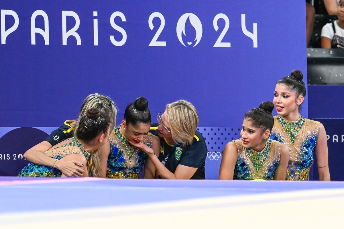 Apresentação do Brasil na ginástica rítmica em Paris 2024 com as capixabas Deborah Medrado e Sofia Madeira