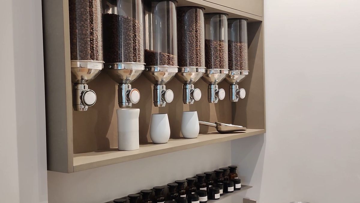 Café capixaba que é vendido em Paris, França por Vitor Jubini