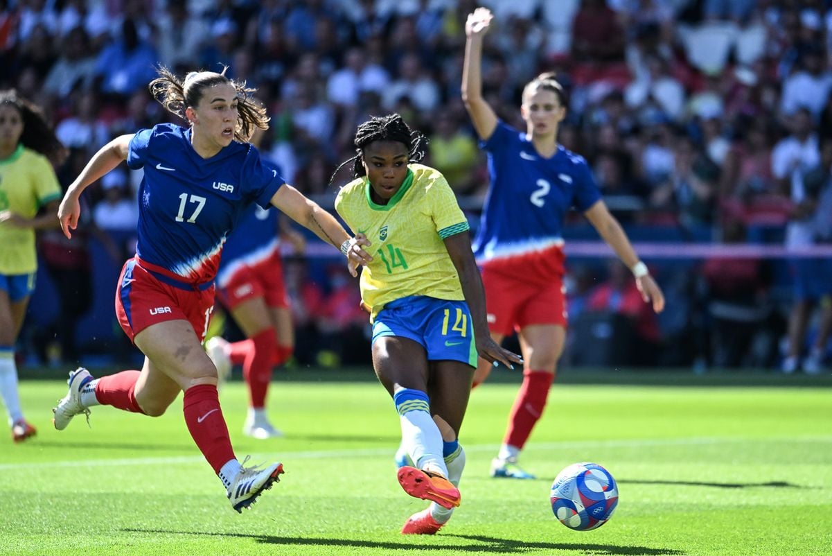 Final do futebol feminino nas olimpíadas de Paris entre Brasil e Estados Unidos por Vitor Jubini