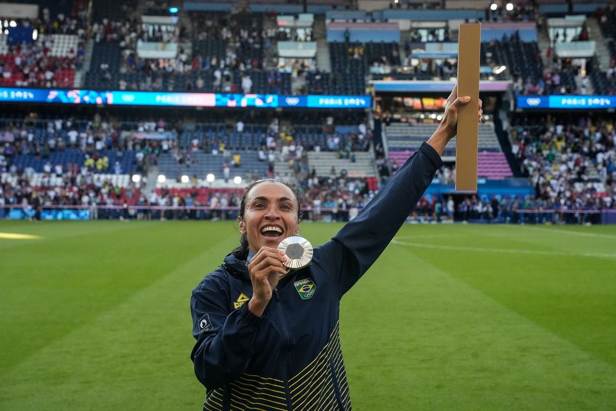 Final do futebol feminino nas olimpíadas de Paris entre Brasil e Estados Unidos