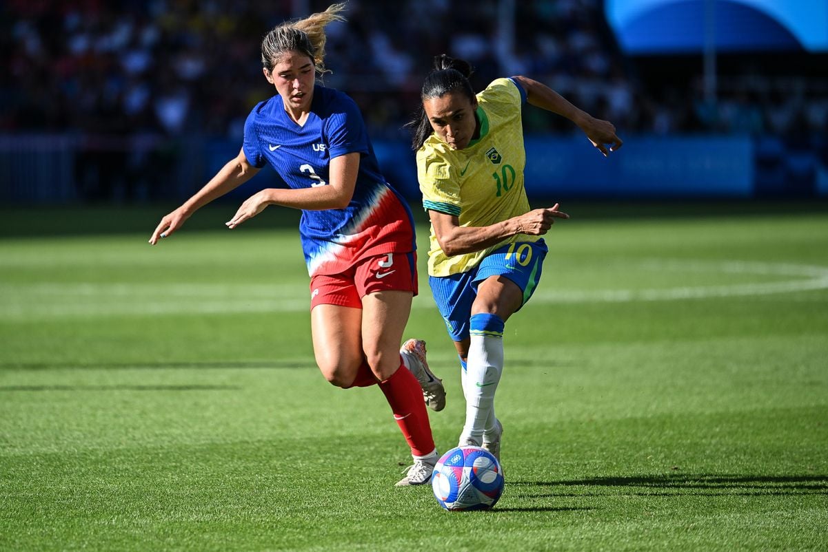 Final do futebol feminino nas olimpíadas de Paris entre Brasil e Estados Unidos por Vitor Jubini