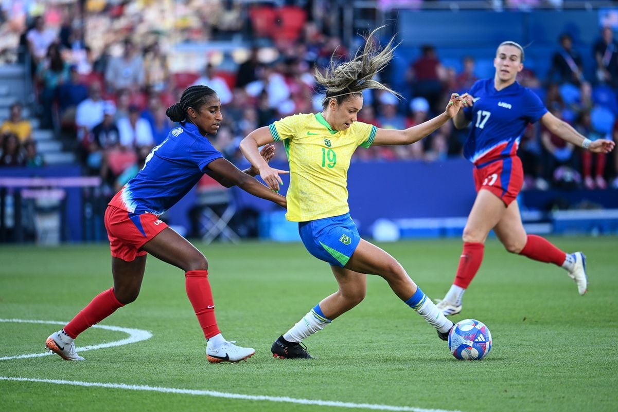 Final do futebol feminino nas olimpíadas de Paris entre Brasil e Estados Unidos