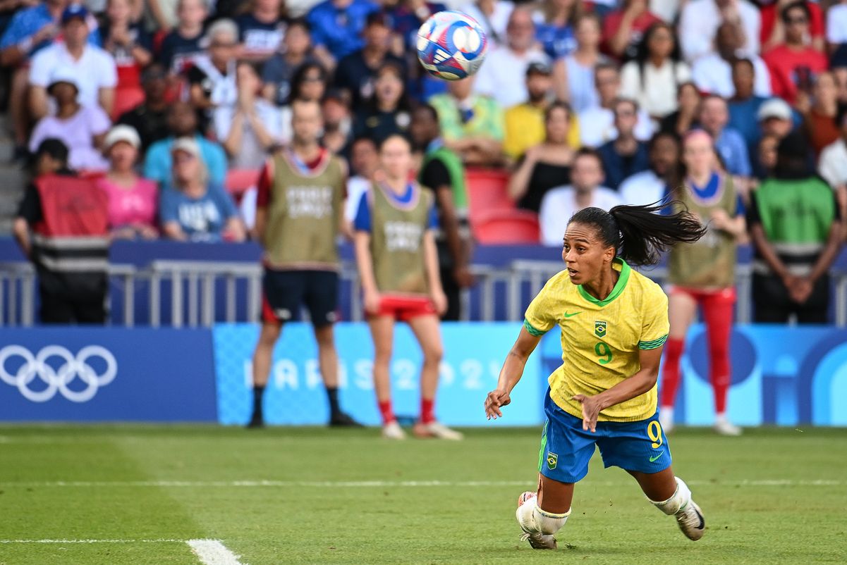 Final do futebol feminino nas olimpíadas de Paris entre Brasil e Estados Unidos por Vitor Jubini