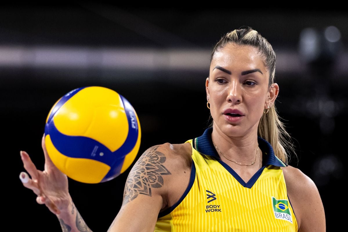 Thaísa anunciou que decidiu se aposentar da seleção de vôlei após a conquista do bronze em Paris