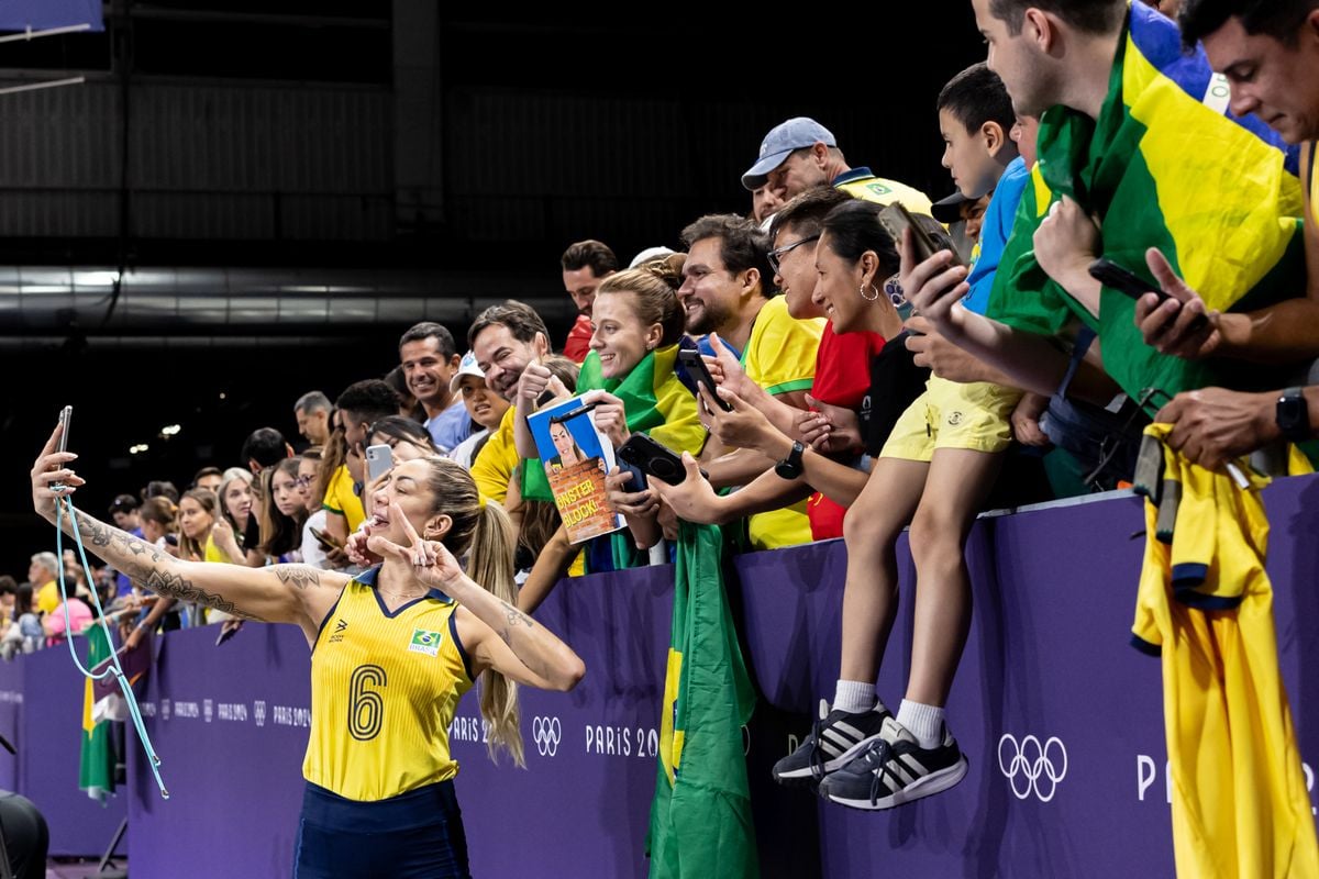 Thaísa anunciou que decidiu se aposentar da seleção de vôlei após a conquista do bronze em Paris