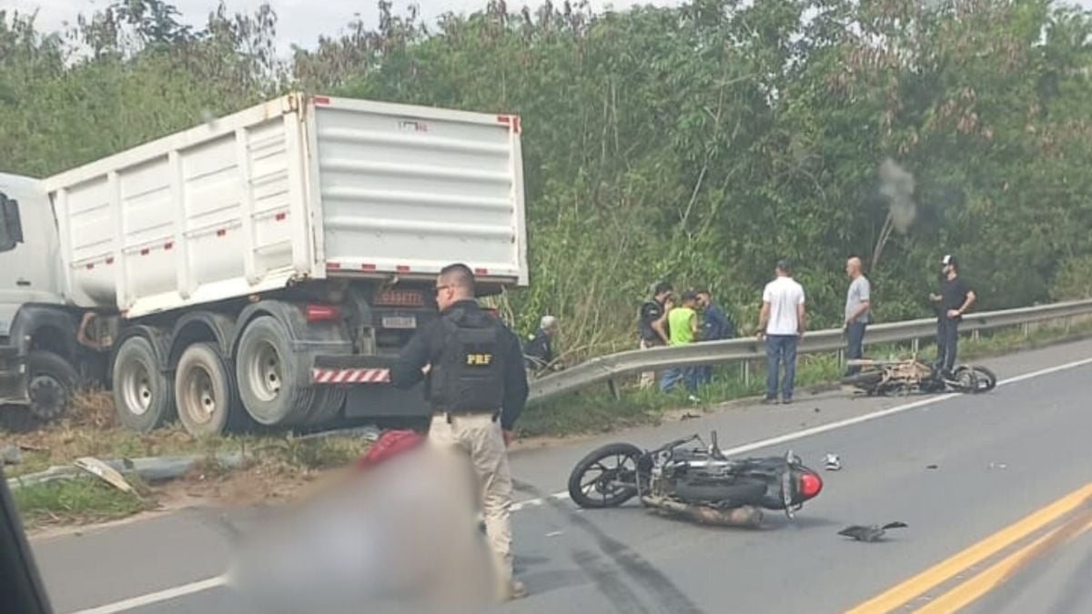 Acidente na BR 101 aconteceu após carreta fazer 