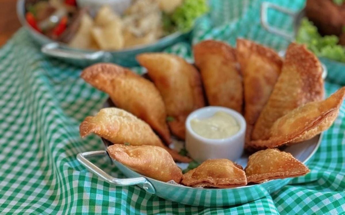 Petiscos do Bosi Bar e Restaurante para o Festival Pastel & Caldo de Cana de Ibiraçu por Reprodução/Instagram