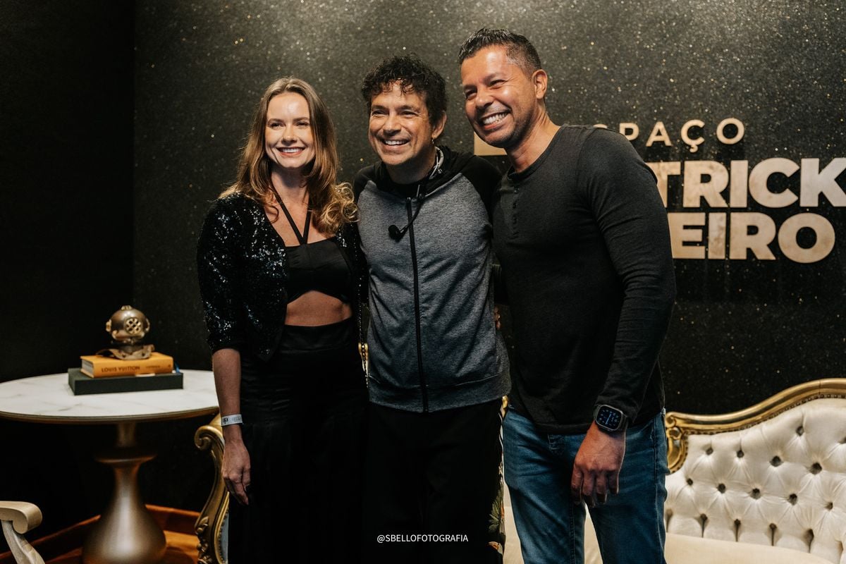 Vânia Beger e Frabrício Freitas com o cantor Jorge Vercillo