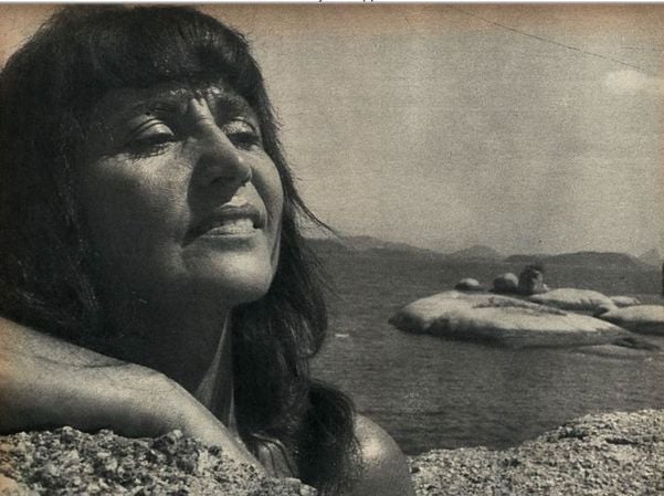 Luz Del Fuego nos Anos 1960, na Ilha do Sol, já próxima de sua mort