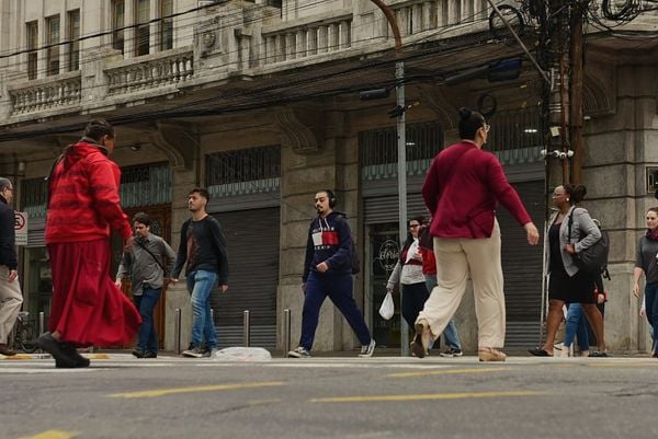 Passagem de frente fria pelo litoral do ES faz capixaba amanhecer no frio nesta terça (13)