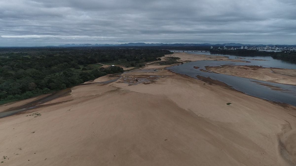 Seca reduz volume de água e forma 