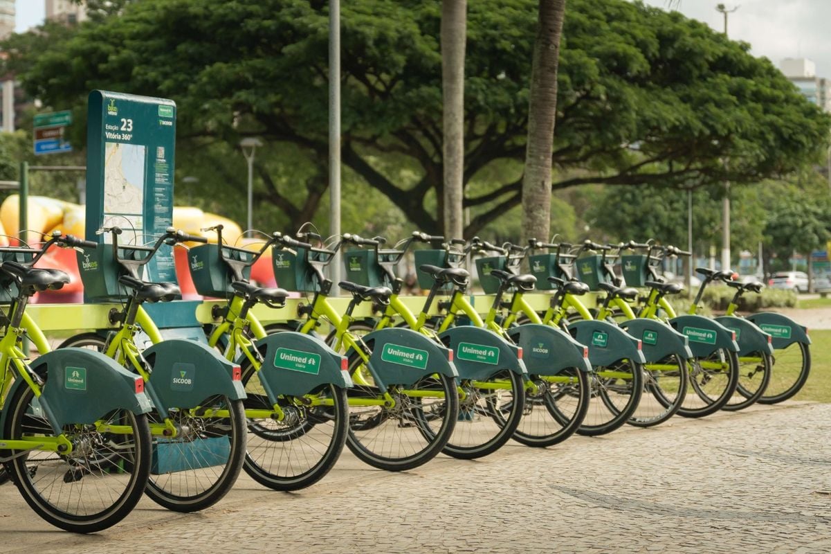 Estação de bicicletas compartilhadas em Vitória