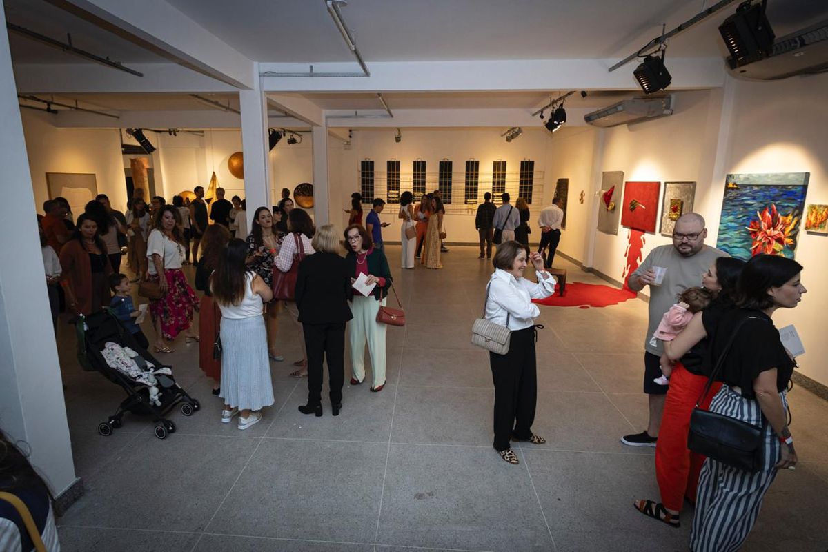 Exposição "E o Mundo (não) se Acabou"