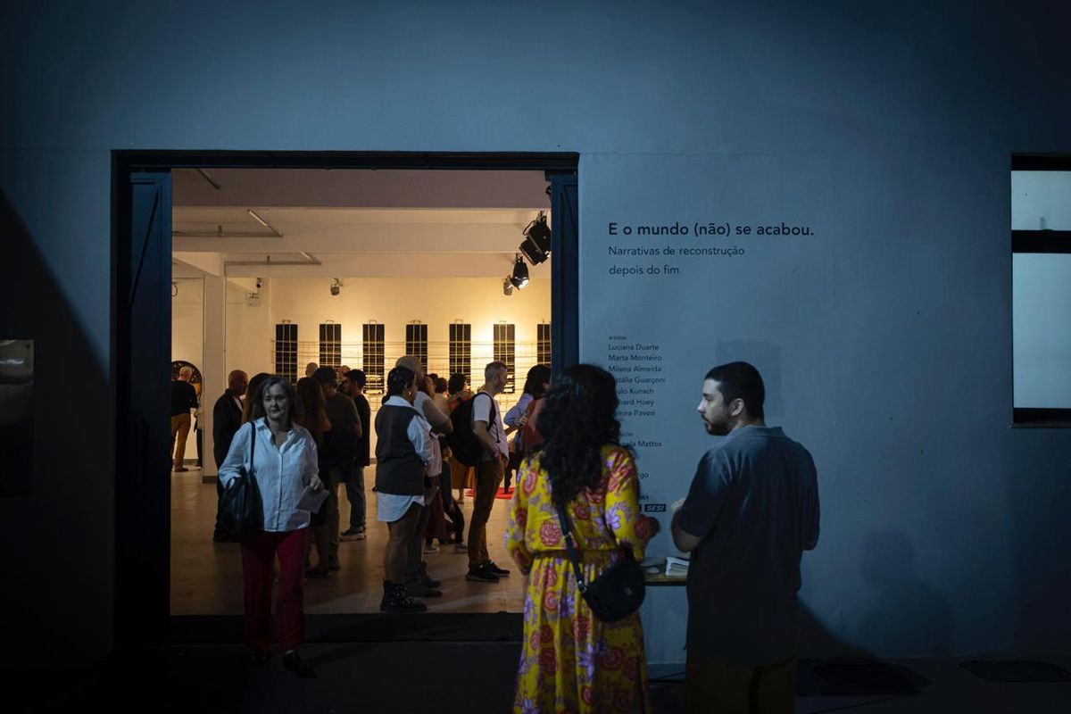 Exposição "E o Mundo (não) se Acabou"