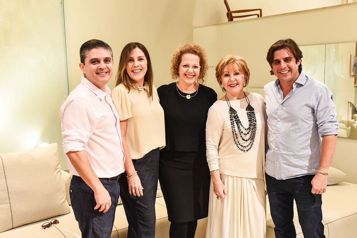 Jacqueline Terpins com Carmem Dolores e os filhos Eduardo, Marcela e Rodrigo Souto