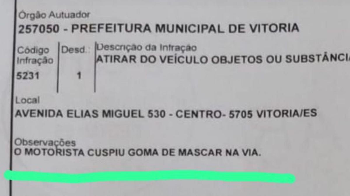 Motorista recebeu multa após cuspir um chiclete na rua no Centro de Vitória