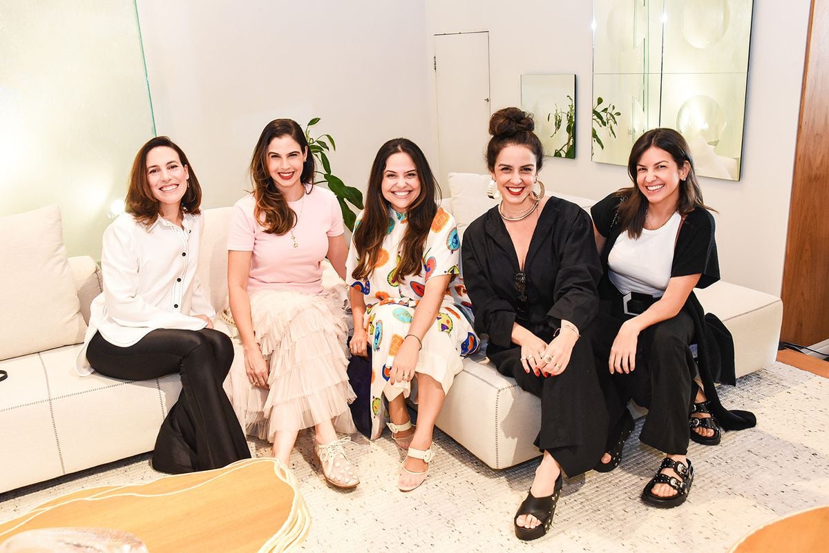 Roberta Vilela, Carol Avanza, Tatiana Coutinho, Georgia Mendonça e Bebel Tinoco