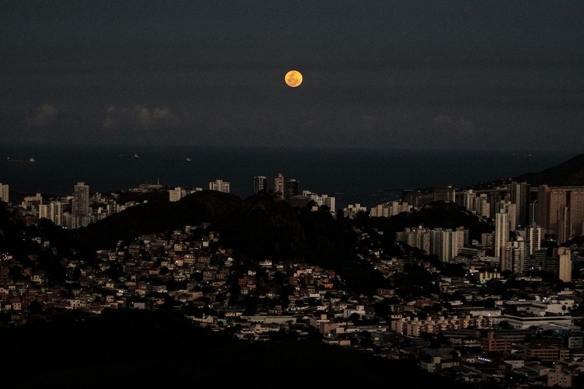 Superlua ficará visível durante três dias por Fernando Madeira