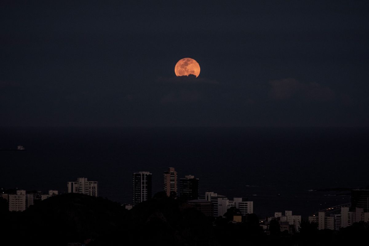 Superlua vista a partir da Pedra dos Dois Olhos por Fernando Madeira