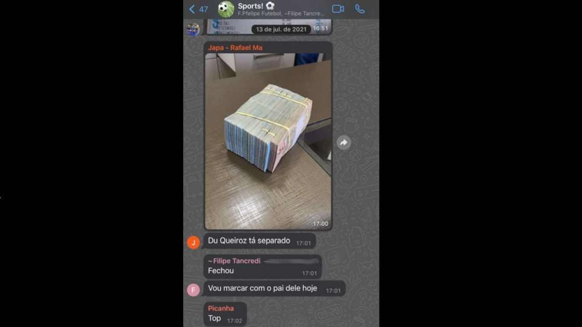 Print de conversa de WhatsApp com ex-integrante do PCC e agentes de futebol 