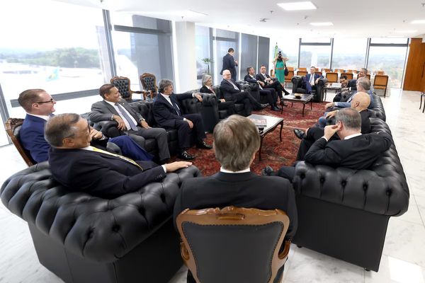 Todos os 11 ministros do STF se reuniram com os presidentes da Câmara e do Senado, além do procurador-geral da República, o advogado-geral da União e o ministro da Casa Civil. 