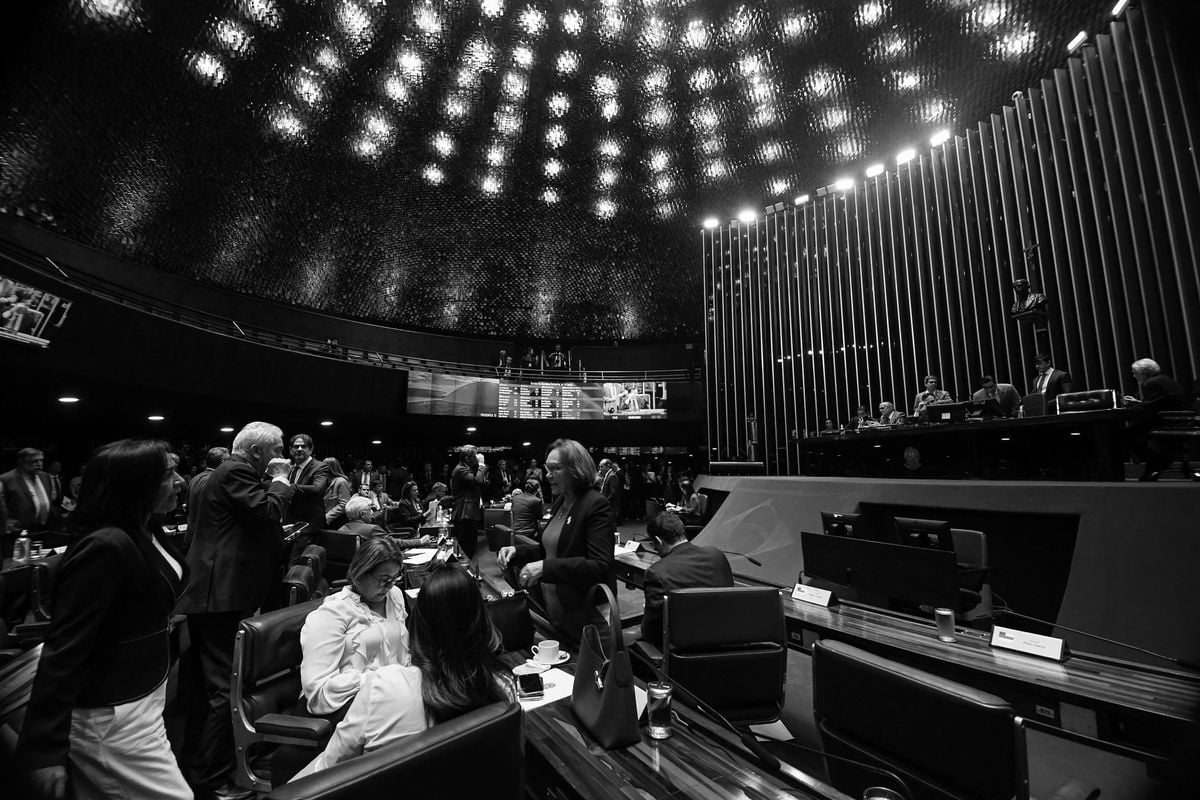 Plenário do Senado Federal durante sessão deliberativa ordinária.